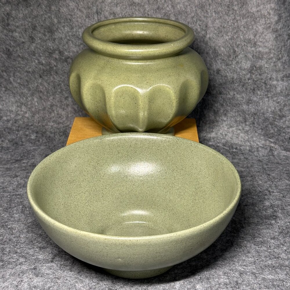 Vintage Haeger USA 101 Footed Console Bowl & Fluted Vase 195-034 Speckled Green